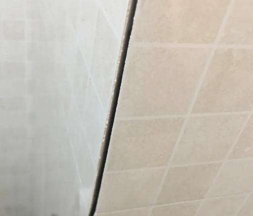 当雄瓷砖空鼓维修公司分享阳台瓷砖脱落的修复过程可以分为以下几个步骤