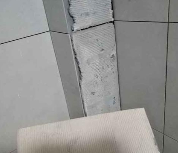 当雄瓷砖空鼓维修公司分享下厨房瓷砖脱落的补救措施。